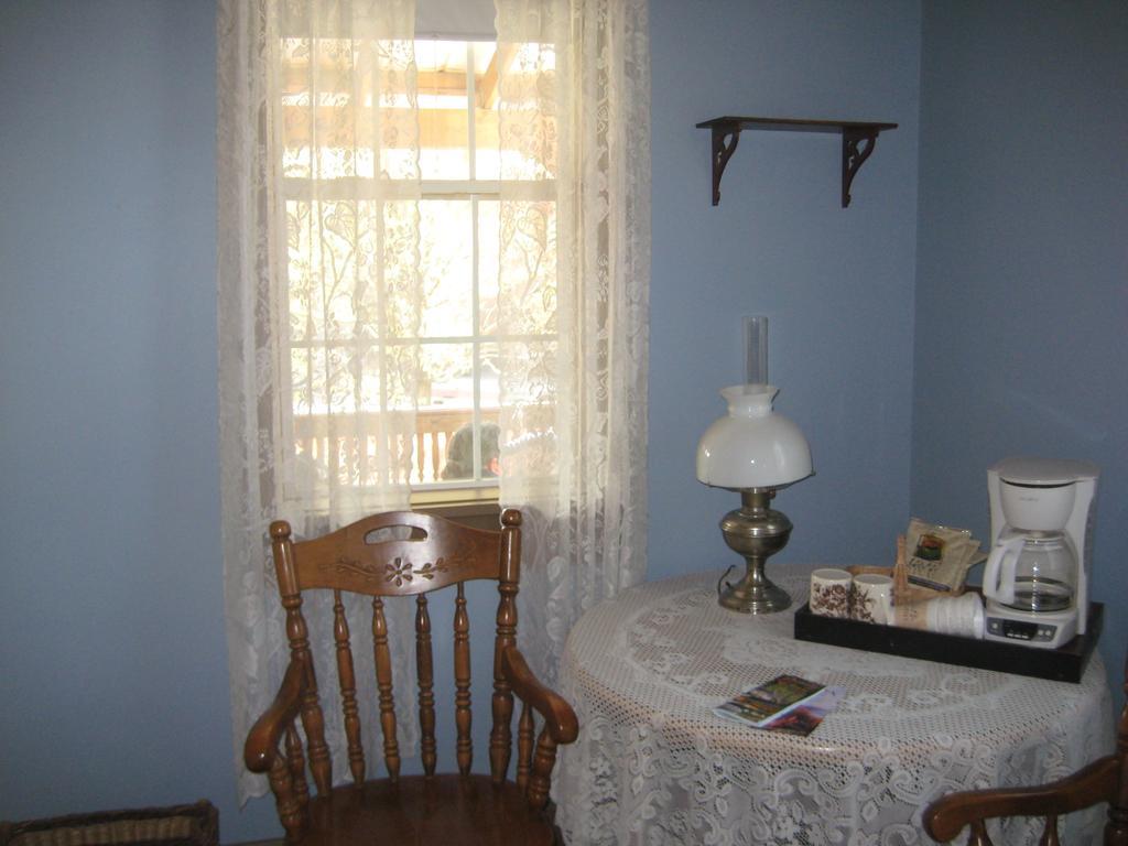 Hotel Backwoods Bed And Bath McGregor Exterior foto